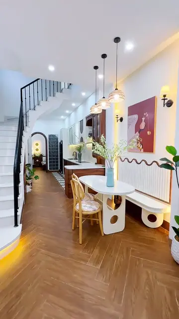 Nhà phố cửa vòm sân gạch bông — 2