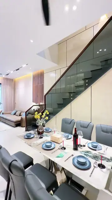 Nhà phố hiện đại mặt tiền cây xanh — 4